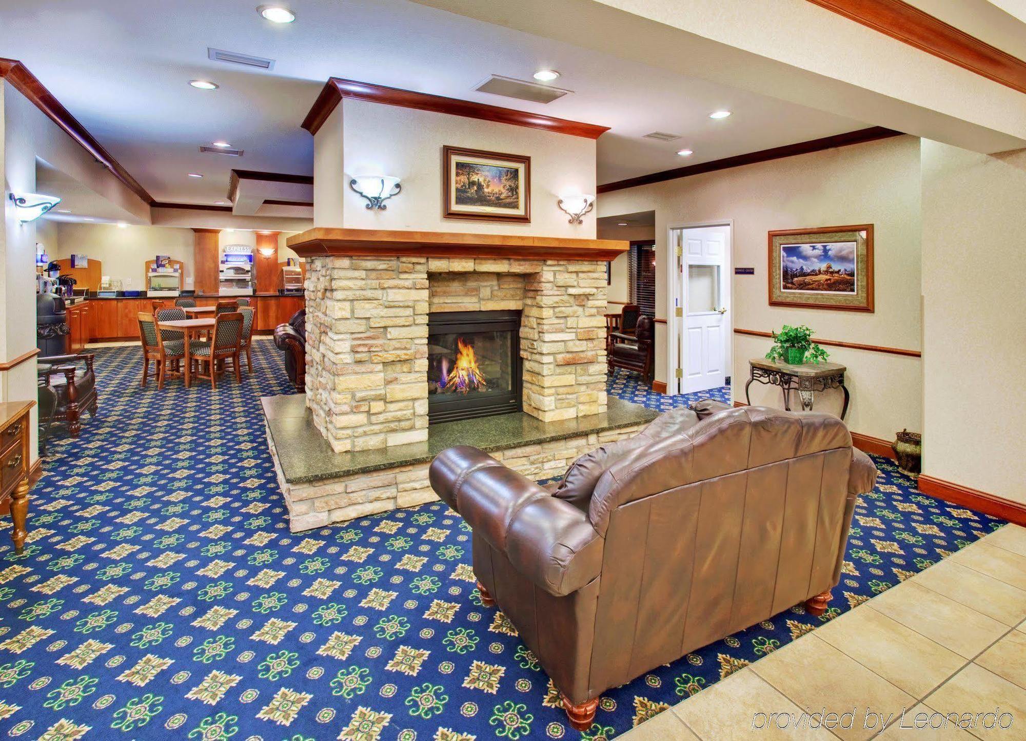 Holiday Inn Express & Suites - Dickinson By Ihg Beltér fotó